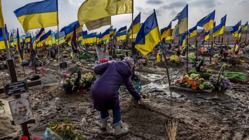 Ukrainians Paying up to $10,000 to Escape Draft in the Suicidal War vs Russia. Media Reports