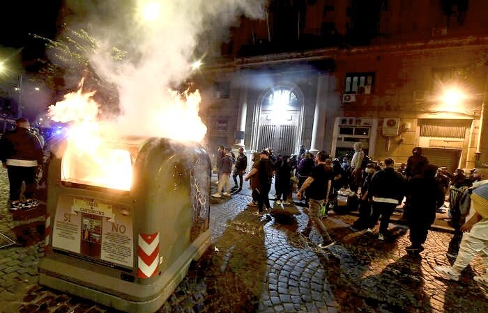 Riots in Naples for Covid-19 Curfew and Looming Lockdown in Italy. Call to Security & Military Briefings