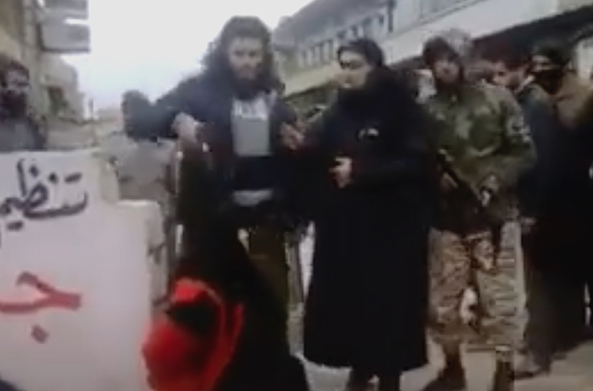 Afghanistan, Taliban’s Repression. Chilling Video: Woman Killed with Shot at Head in the Street