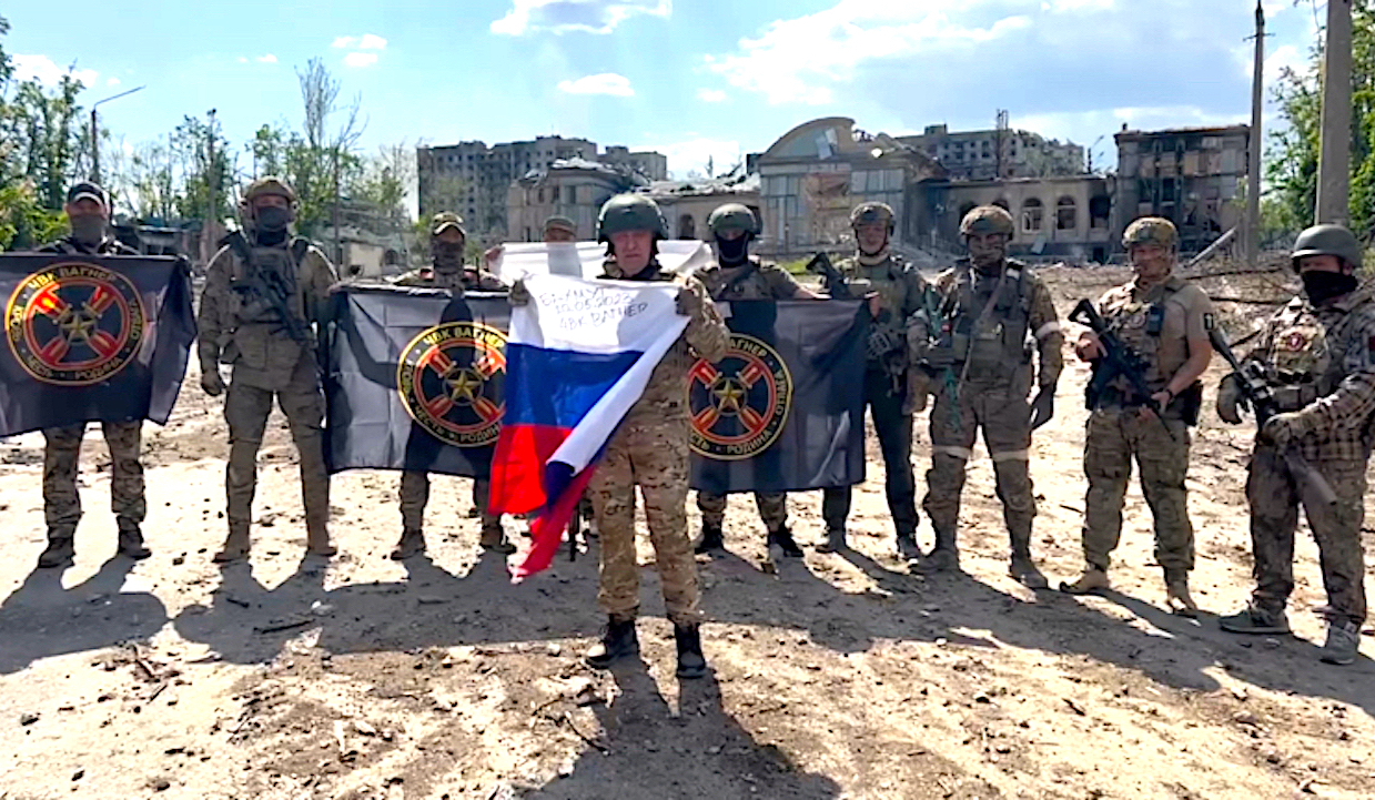 Key Donbass city Bakhmut Completely Liberated by Russians. President Putin Congratulates Troops on Battefield Success