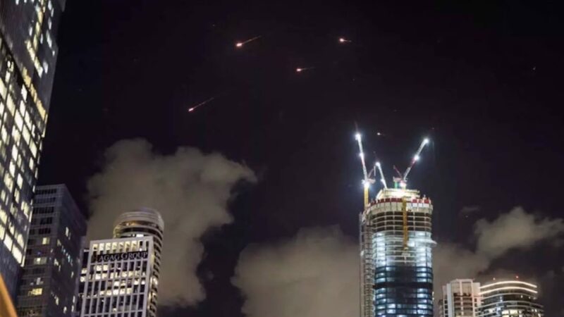 Iran fires over 200 missiles at Israel: “90% hit targets“