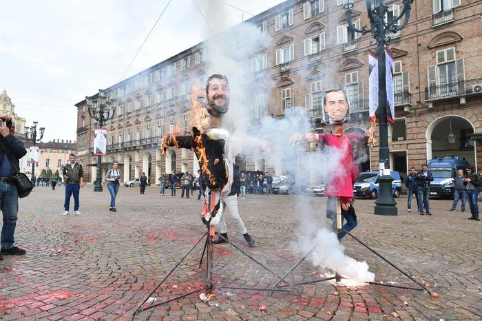 STUDENTI CONTRO SALVINI E DI MAIO