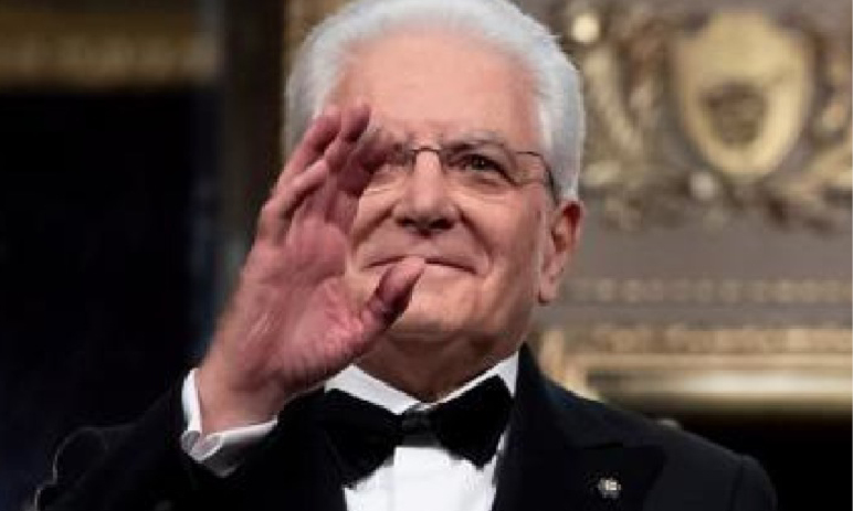 MATTARELLA: OVAZIONE DI CASTA