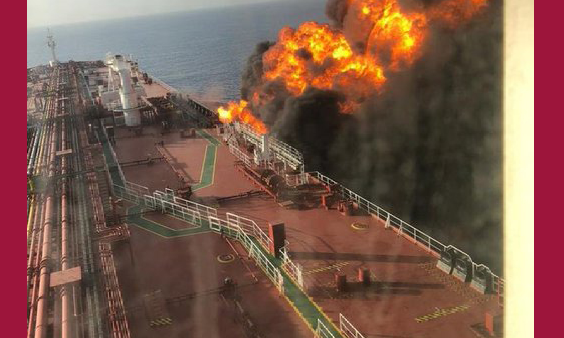 PETROLIERA IN FIAMME NEL GOLFO PERSICO: FORSE COLPITA DA UN SILURO