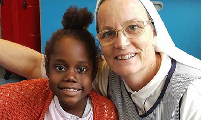 BUONA NOVELLA: Orfana liberiana operata in Italia grazie alle Missionarie. Ecco come si aiuta l’Africa!