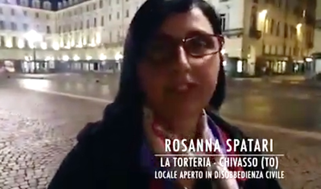 RIAPERTURA FARSA: PASS vaccinali e Coprifuoco. Rosanna più forte dei Lockdown! Ma 150 agenti la bloccano…