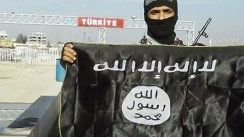 ARRESTATO TERRORISTA ISIS IN CAMPANIA, MA MIGLIAIA RESTANO LIBERI… Protetti da Turchia, NATO e USA in Siria, Libia e… Italia
