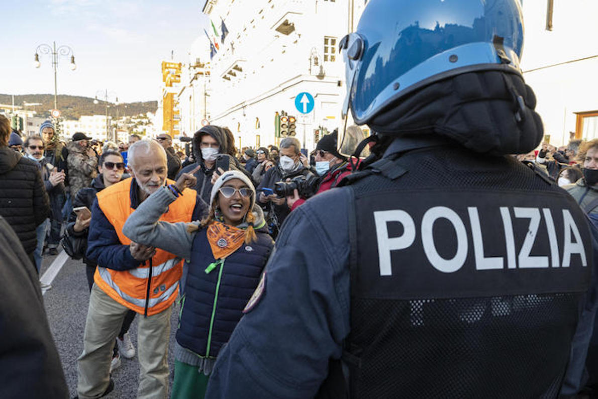 CORTEI VIETATI AI NO GREEN PASS! Lamorgese contro i Contribuenti. Non contro i Tossici dei Rave Party