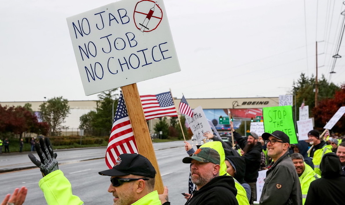 “STOP ALL’OBBLIGO DI VACCINI COVID PER LAVORARE”. Corte Federale USA Blocca Biden. “Interesse Pubblico Rispettare Libertà Personali”