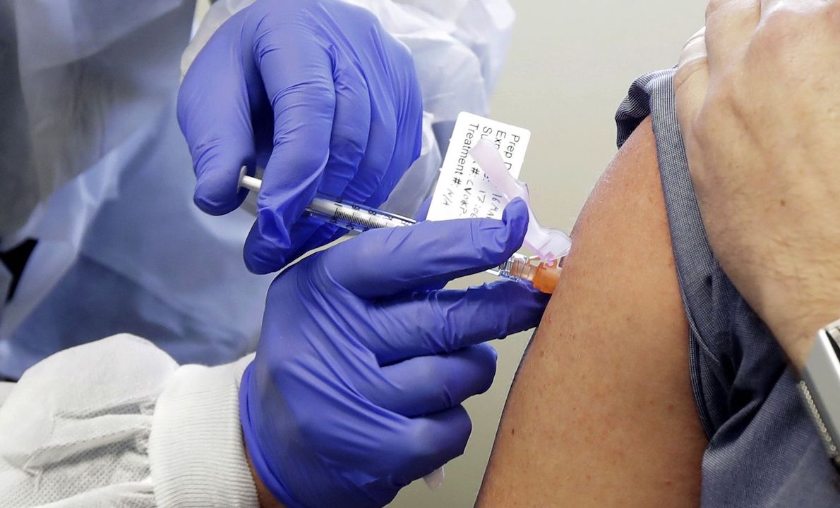 VACCINI COVID “NESSUNA PROVA DELL’EFFICACIA DELLA QUARTA DOSE”. In Svizzera si scarica sui Medici il Rischio di Certificarla