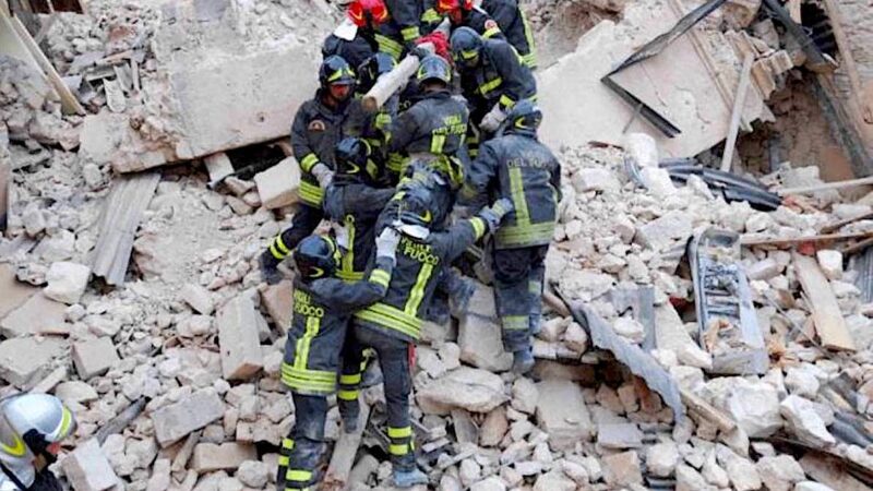 TERREMOTATI TRADITI E DERUBATI DA UNO STATO MALEDETTO. Giudice Riduce i Risarcimenti su Richiesta di una Repubblica Inadempiente