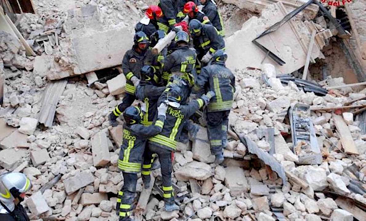 TERREMOTATI TRADITI E DERUBATI DA UNO STATO MALEDETTO. Giudice Riduce i Risarcimenti su Richiesta di una Repubblica Inadempiente