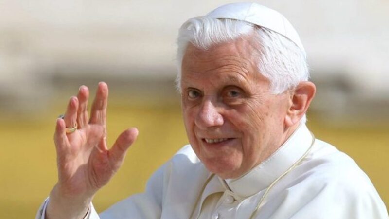 IL PAPA EMERITO BENEDETTO XVI E’ NATO AL CIELO! Ultimi Discorsi Ufficiali da Pontefice: dalle Dimissioni all’Angelus (video)