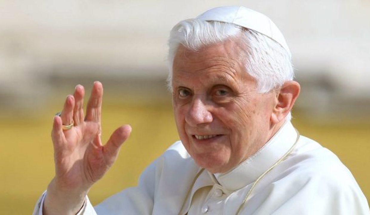 IL PAPA EMERITO BENEDETTO XVI E’ NATO AL CIELO! Ultimi Discorsi Ufficiali da Pontefice: dalle Dimissioni all’Angelus (video)