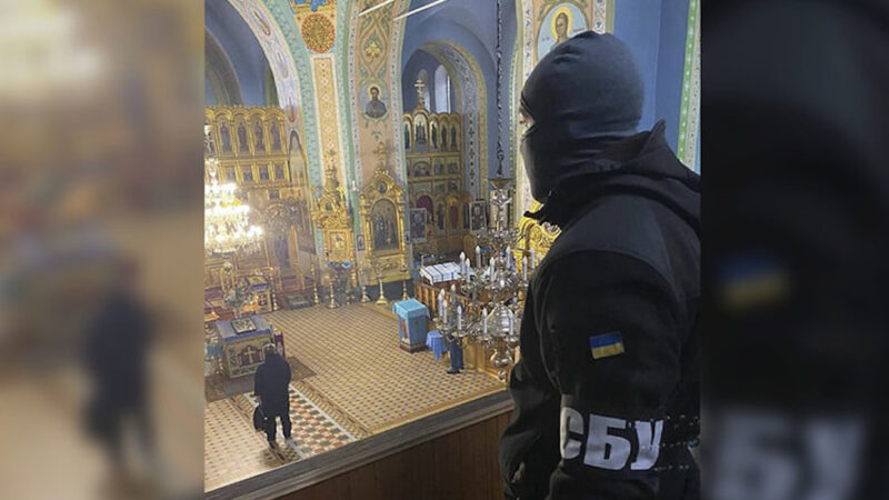 CRISTIANI PERSEGUITATI DAL REGIME NEO-NAZISTA DI KIEV. Altri RAID degli 007 SBU nelle Chiese Ortodosse Ucraine