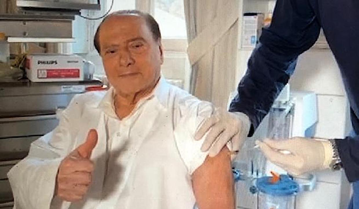 BERLUSCONI IN RIANIMAZIONE PER PATOLOGIE TIPICHE DEI DANNI DA VACCINI COVID. Sospette Correlazioni per Leucemia e Grave Infezione Polmonare