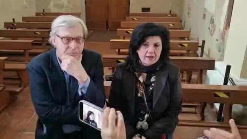 LA PATRIA DELLA MELONI E’ SENZA DIO. Insegnante Sospesa per l’Ave Maria in Classe. Visita Solidale del Sottosegretario Sgarbi