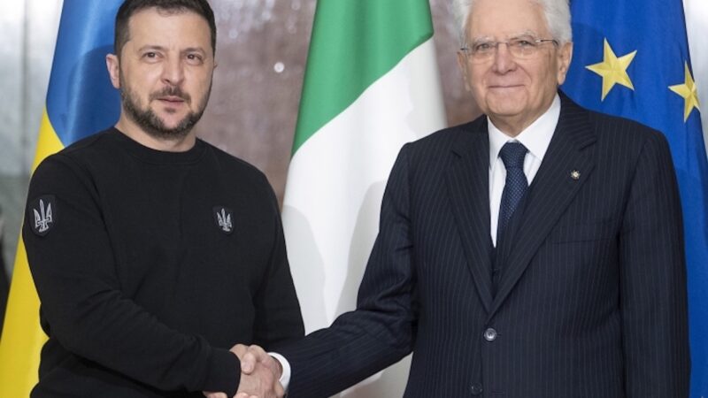 SFREGIO DI ZELENSKY & NWO ALLA PACE. Rifiuta la Mediazione del Papa grazie alle Armi Promesse da Mattarella per il Nuovo Ordine Mondiale