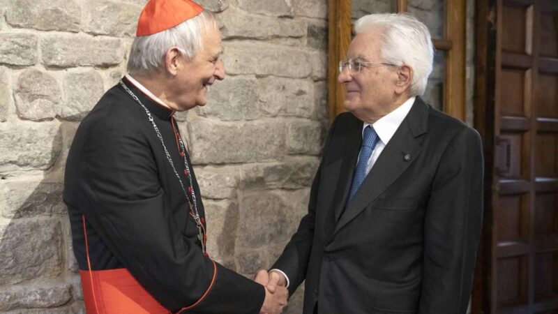 AIUTI CEI AI MIGRANTI. Giusta ma IPOCRITA Risposta dei Vescovi alle Guerre NATO dei “Loro Amici”: Biden, Mattarella, Crosetto e Gates