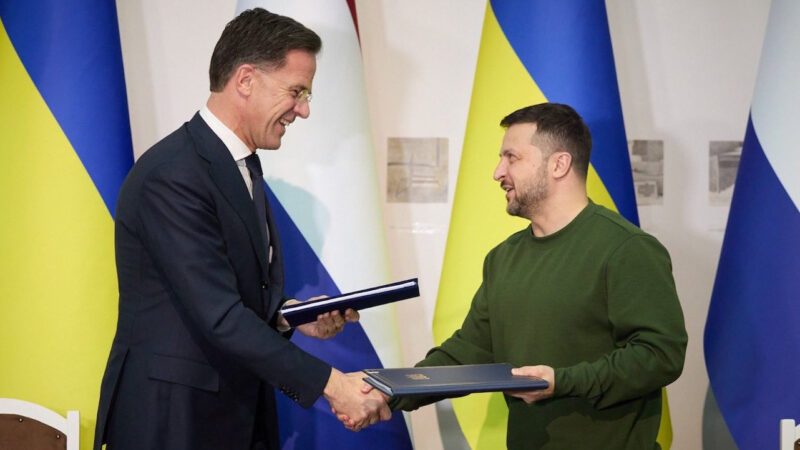 NUOVO SEGRETARIO NATO L’AMICO DI SOROS CON CUI FINANZIO’ IL GOLPE A KIEV NEL 2014. Mark Rutte appoggiato dall’Ungheria nonostante le Polemiche in Difesa dei Pedofli
