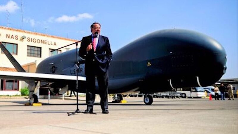 DRONI MILITARI USA IN VOLO DA SIGONELLA VERSO L’UCRAINA. Missioni Segrete dei Global Hawk dalla base CIA Italiana come per la Guerra in Libia